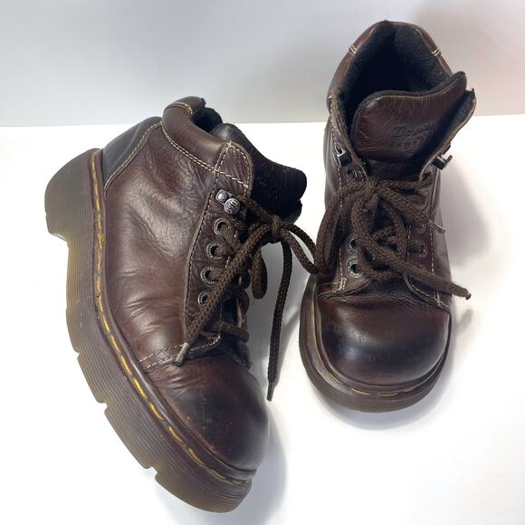 DR MARTENS 8542 England Chunky Platform Leather Ankle Boots in Brown Size 7M/8W - Picture 2 of 13
